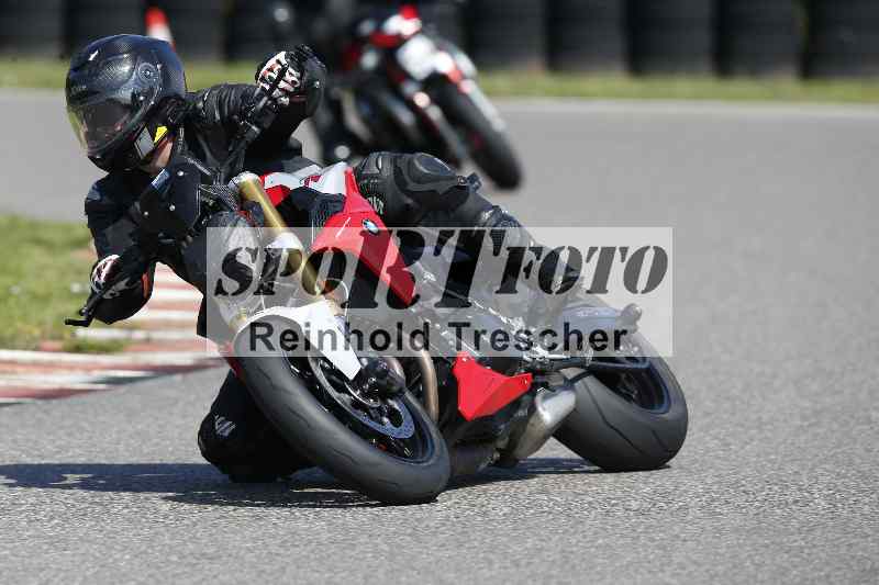 /44 09.08.2025 Plüss Moto Sport ADR/Einsteiger/42
